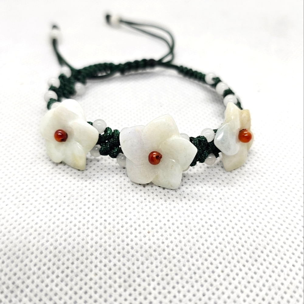 Gorgeous Jade Flowers Beaded Bracelet